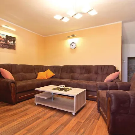 Stunning In With Kitchen Feriehus *